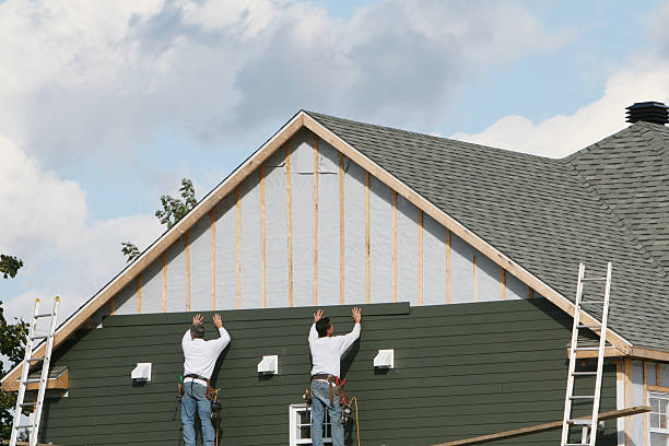 Professional Siding technician working in Strasburg, OH